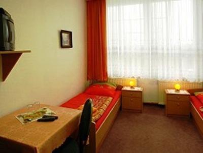 Zweibettzimmer mit Gemeinschaftsbad